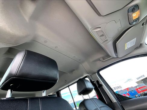 Used 2020 Ford Transit Connect XL image 22