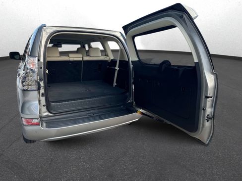 Certified 2020 Lexus GX 460 Premium w/ Premium Package image 11