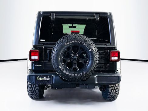 Used 2022 Jeep Wrangler Willys image 7