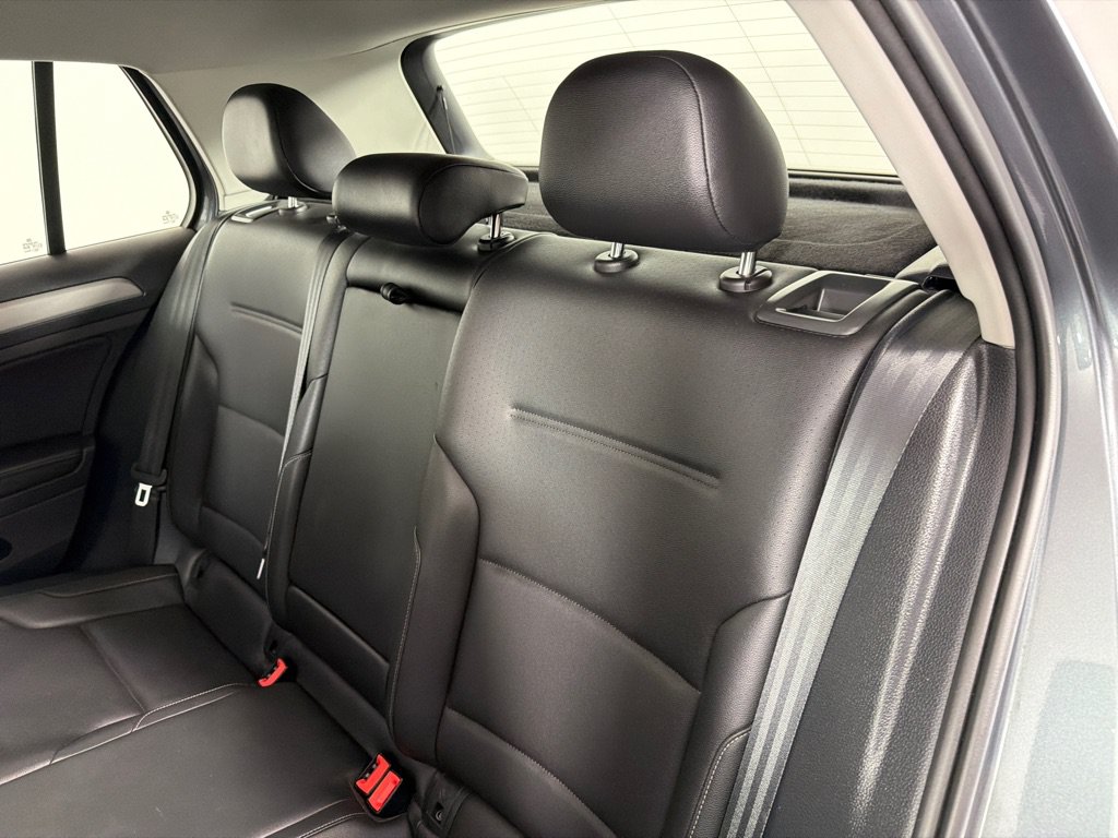 Used 2016 Volkswagen Golf SE FWD image 20