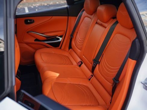 Used 2022 Aston Martin DBX image 23