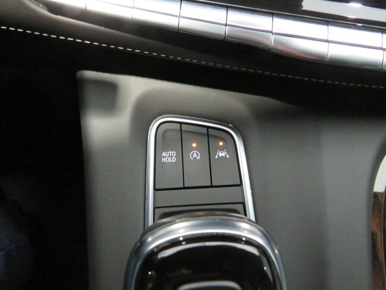Used 2021 Cadillac Escalade Sport Platinum w/ Heavy-Duty Trailer Package AWD/4WD image 38