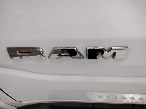 Used 2022 RAM 1500 Laramie AWD/4WD image 6