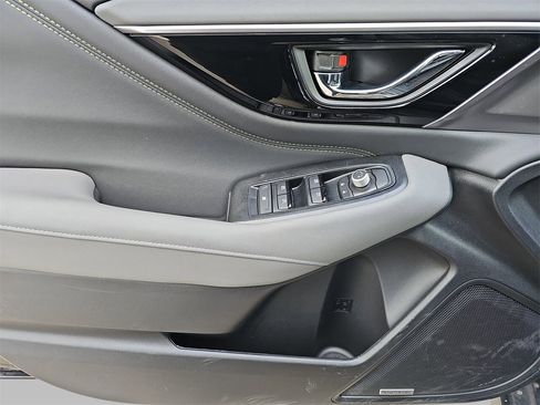 Certified 2025 Subaru Outback Onyx Edition image 32