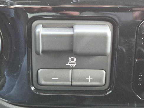 Used 2026 GMC Sierra 1500 Elevation AWD/4WD image 11