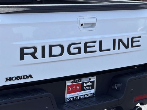 Used 2024 Honda Ridgeline Black Edition image 8