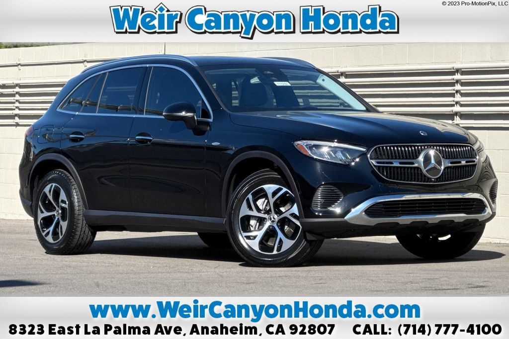 Used 2025 Mercedes-Benz GLC 350e 4MATIC image 1