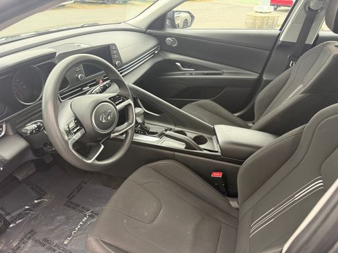 Used 2022 Hyundai Elantra SEL FWD image 12
