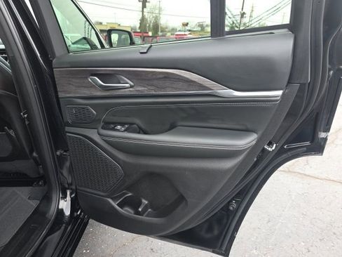 Used 2024 Jeep Grand Cherokee Overland w/ Adv Protech Group III AWD/4WD image 49