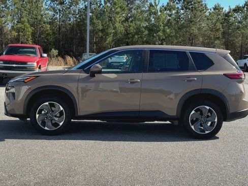 Used 2025 Nissan Rogue SV image 5