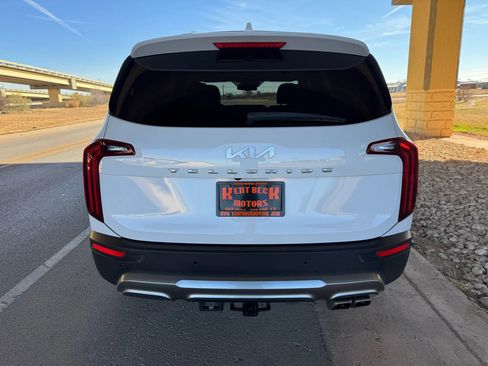 Used 2022 Kia Telluride EX w/ EX Premium Package image 4