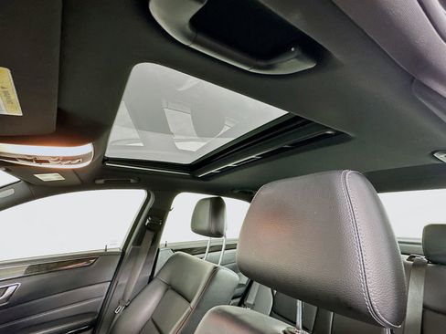 Used 2014 Mercedes-Benz E 350 4MATIC Sedan image 24