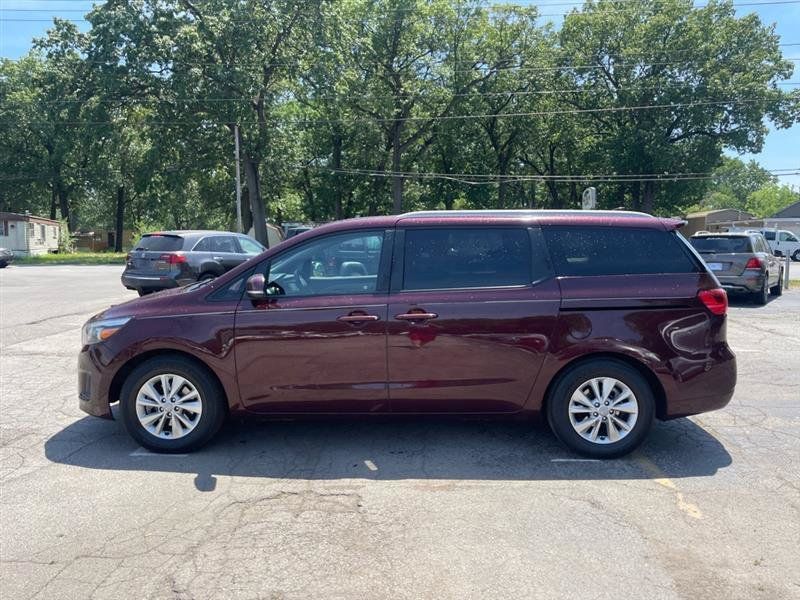 Used 2017 Kia Sedona LX w/ LX Essentials Premium Package FWD image 8