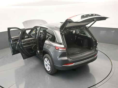 Used 2022 Jeep Grand Cherokee Limited image 70