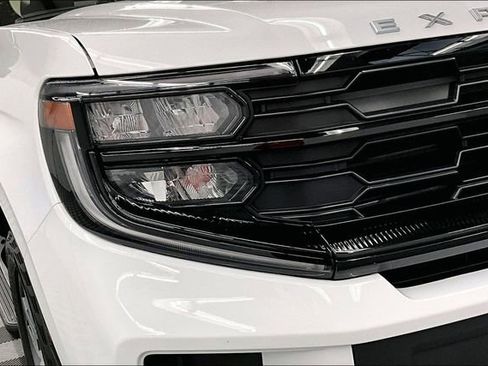 Used 2025 Ford Expedition Active AWD/4WD image 35