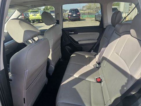 Used 2015 Subaru Forester 2.5i Touring w/ Eyesight & Navigation System image 17