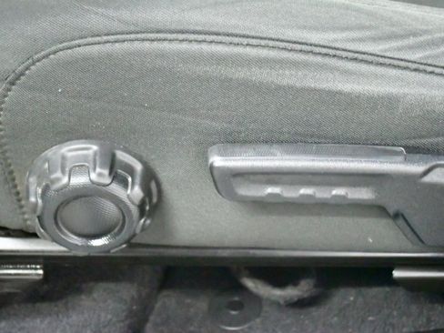 Used 2023 Jeep Wrangler Unlimited w/ Sun & Screen Package image 21