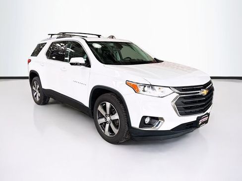Used 2018 Chevrolet Traverse LT image 3