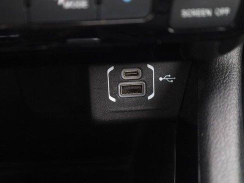 Used 2025 Jeep Compass Limited AWD/4WD image 17