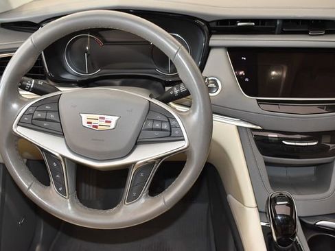Used 2022 Cadillac XT5 Premium Luxury w/ LPO, Floor Liner Package AWD/4WD image 16