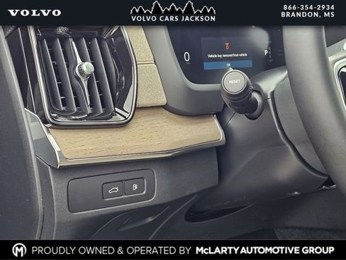 New 2026 Volvo XC90 T8 Plus w/ Protection Package Premier image 28