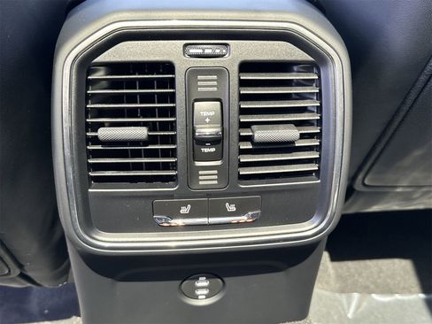 New 2025 Porsche Macan image 15