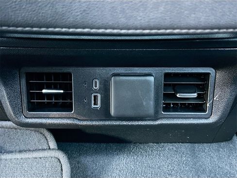 Used 2025 GMC Sierra 1500 SLT image 24