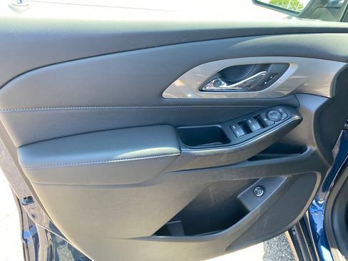 Certified 2023 Chevrolet Traverse LT FWD image 16