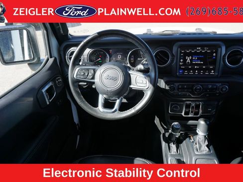 Used 2023 Jeep Wrangler Unlimited Sahara w/ Cold Weather Group AWD/4WD image 12