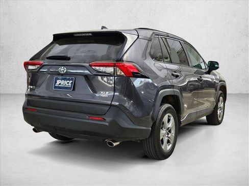 Used 2025 Toyota RAV4 XLE image 5