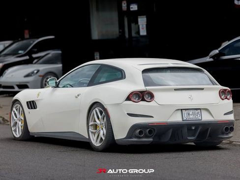 Used 2018 Ferrari GTC4Lusso T RWD image 4