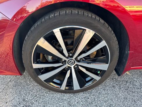 Certified 2020 Nissan Altima 2.5 SR w/ Premium Package image 10