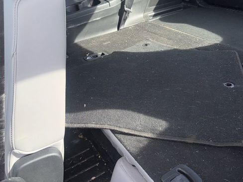 Used 2025 Honda Pilot Touring image 10