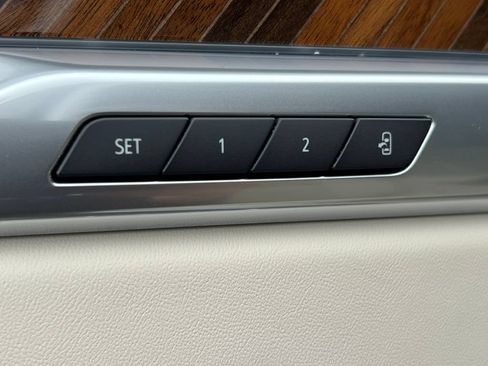 Used 2025 Cadillac Escalade Sport Platinum w/ LPO, ONYX Package AWD/4WD image 18