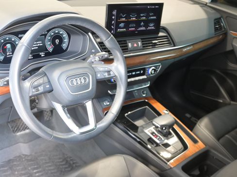 Used 2022 Audi Q5 2.0T Premium Plus w/ Premium Plus Package AWD/4WD image 11