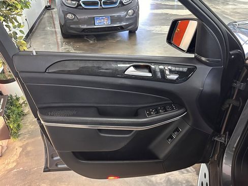 Used 2019 Mercedes-Benz GLS 550 4MATIC w/ Driver Assistance Package image 25