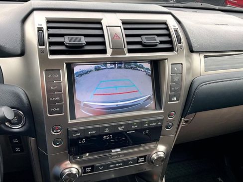 Used 2020 Lexus GX 460 Premium w/ Premium Package AWD/4WD image 17
