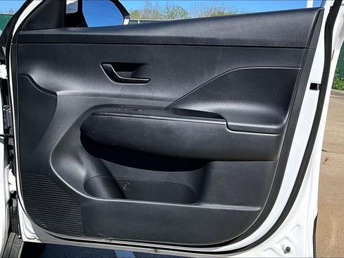 Certified 2025 Hyundai Kona SEL image 21