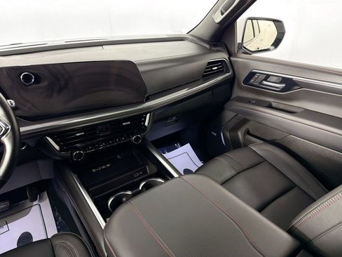 Used 2025 Chevrolet Tahoe RST w/ RST Performance Edition AWD/4WD image 25