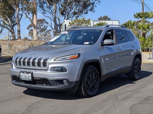 Used 2017 Jeep Cherokee Latitude image 6