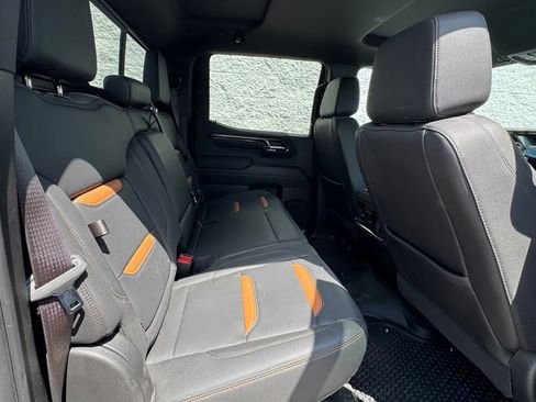 Used 2024 GMC Sierra 1500 AT4 w/ AT4 Premium Package AWD/4WD image 13