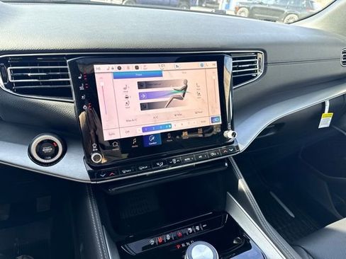 New 2026 Jeep Grand Wagoneer Limited image 33