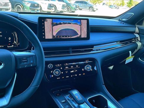 New 2026 INFINITI QX60 Sport image 10