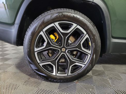 Used 2024 Rivian R1S Adventure AWD/4WD image 12