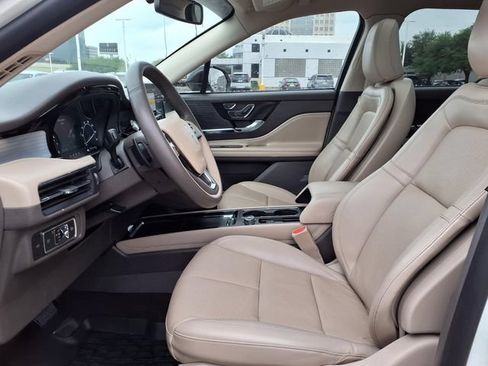 Certified 2022 Lincoln Corsair FWD w/ Premium Package image 4