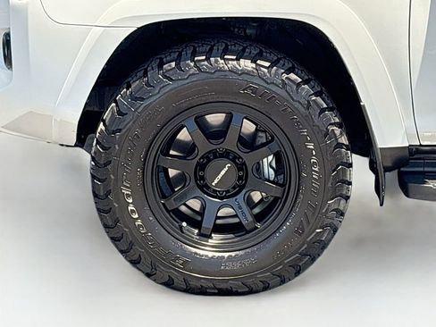 Certified 2023 Toyota 4Runner TRD Off-Road Premium AWD/4WD image 29