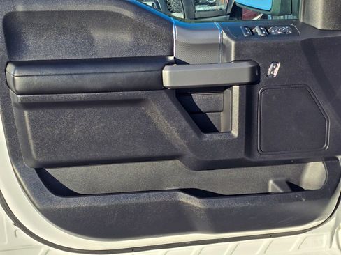 Used 2016 Ford F150 XLT w/ Equipment Group 302A Luxury image 18