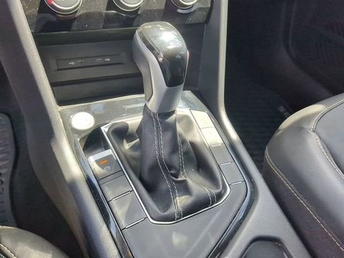 Certified 2023 Volkswagen Taos SE w/ Black Wheel Package image 24