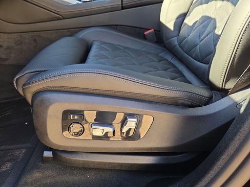 New 2026 BMW X6 xDrive40i w/ Executive Package image 17