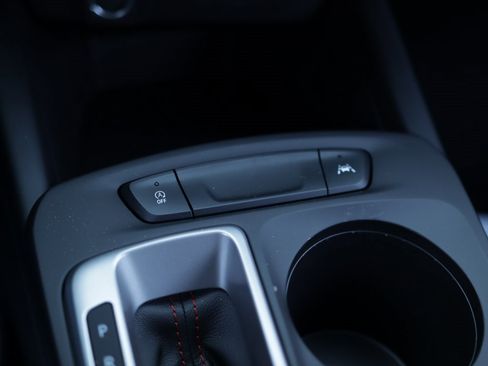 New 2025 Chevrolet Trax RS w/ Sunroof Package image 16